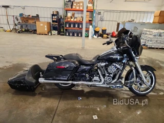 HARLEY-DAVIDSON FLHX STREET GLIDE