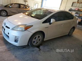 TOYOTA PRIUS THREE