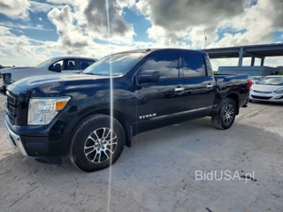 NISSAN TITAN SV