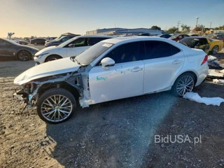 LEXUS IS 200T