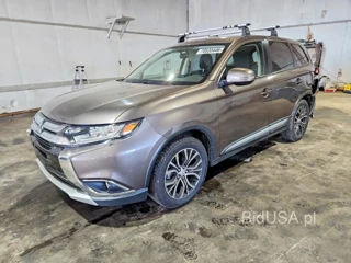 MITSUBISHI OUTLANDER SE