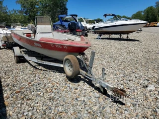LARIVEE BOAT