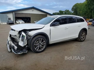 VOLVO V60 CROSS COUNTRY PREMIER