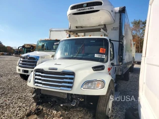 FREIGHTLINER M2