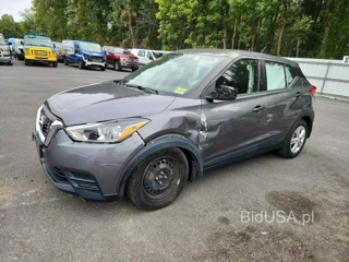 NISSAN KICKS S