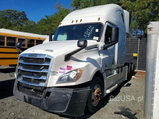 FREIGHTLINER CASCADIA 126