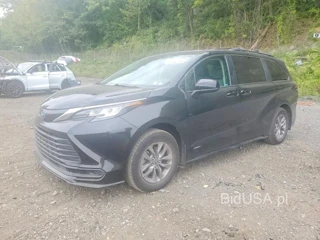 TOYOTA SIENNA LE