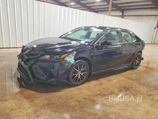 TOYOTA CAMRY SE
