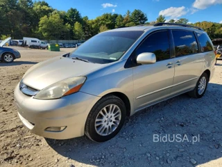 TOYOTA SIENNA XLE LIMITED