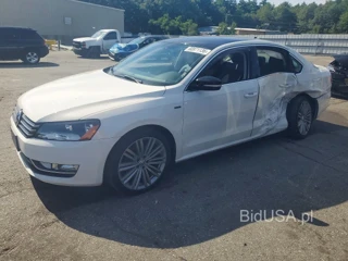 VOLKSWAGEN PASSAT SE