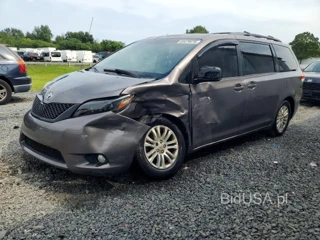TOYOTA SIENNA XLE 8-PASSENGER