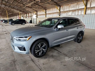 VOLVO XC60 T6 R-DESIGN