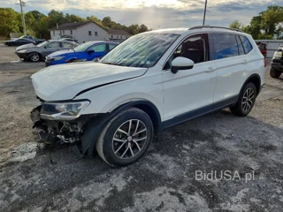 VOLKSWAGEN TIGUAN SE
