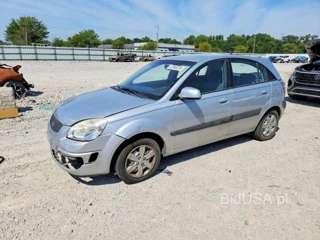 KIA RIO5 LX