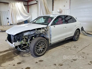 PORSCHE CAYENNE BASE