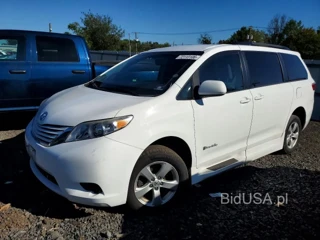 TOYOTA SIENNA LE