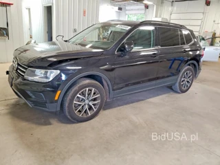 VOLKSWAGEN TIGUAN SE