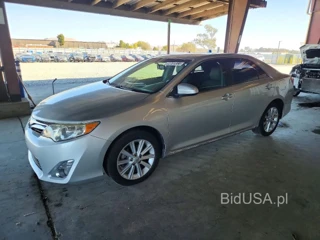 TOYOTA CAMRY XLE