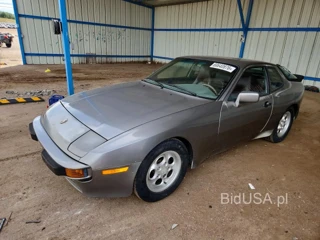 PORSCHE 944
