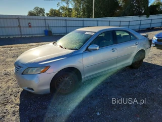TOYOTA CAMRY LE V6