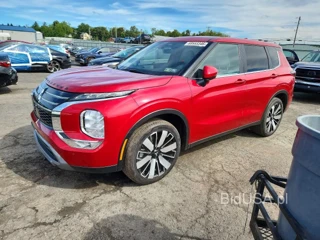MITSUBISHI OUTLANDER SE