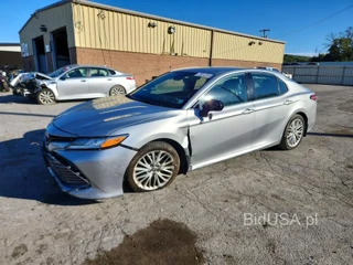 TOYOTA CAMRY XLE