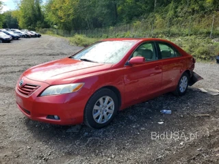 TOYOTA CAMRY XLE V6