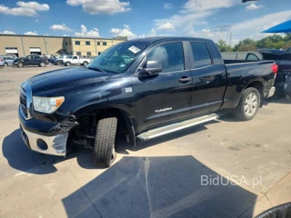 TOYOTA TUNDRA DOUBLE CAB SR5