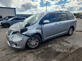 TOYOTA SIENNA XLE 8-PASSENGER