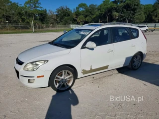 HYUNDAI ELANTRA TOURING SE