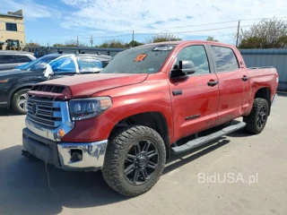 TOYOTA TUNDRA CREWMAX SR5