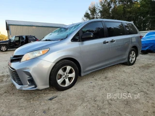 TOYOTA SIENNA L