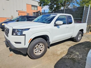 NISSAN FRONTIER SV