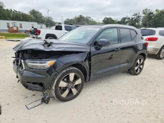 VOLVO XC40 T5 MOMENTUM