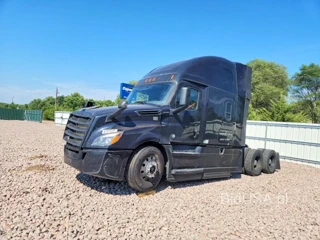FREIGHTLINER CASCADIA 126
