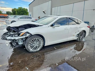 LEXUS ES 300H BASE