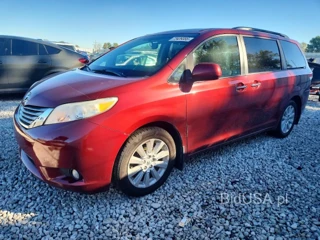 TOYOTA SIENNA XLE 7-PASSENGER