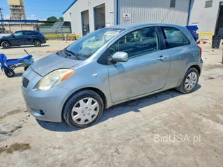 TOYOTA YARIS BASE