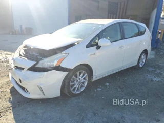 TOYOTA PRIUS V FIVE