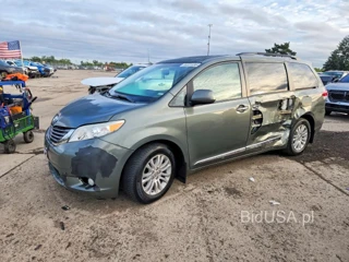 TOYOTA SIENNA XLE 8-PASSENGER