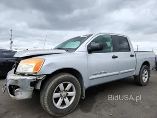 NISSAN TITAN S