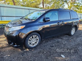 TOYOTA SIENNA XLE 8-PASSENGER