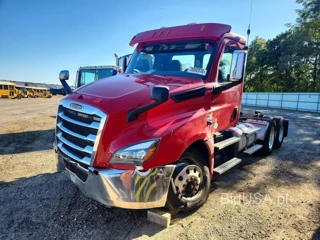 FREIGHTLINER CASCADIA 126