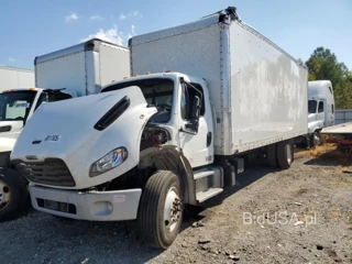 FREIGHTLINER M2 106 MED