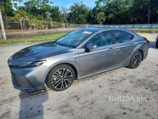 TOYOTA CAMRY XLE
