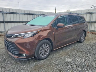 TOYOTA SIENNA LE