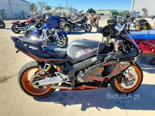 KAWASAKI ZX750 P