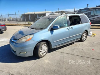 TOYOTA SIENNA XLE LIMITED
