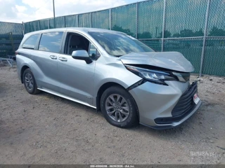 TOYOTA TOYOTA SIENNA LE