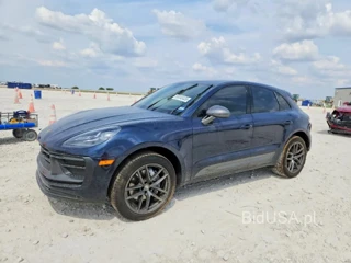 PORSCHE MACAN BASE
